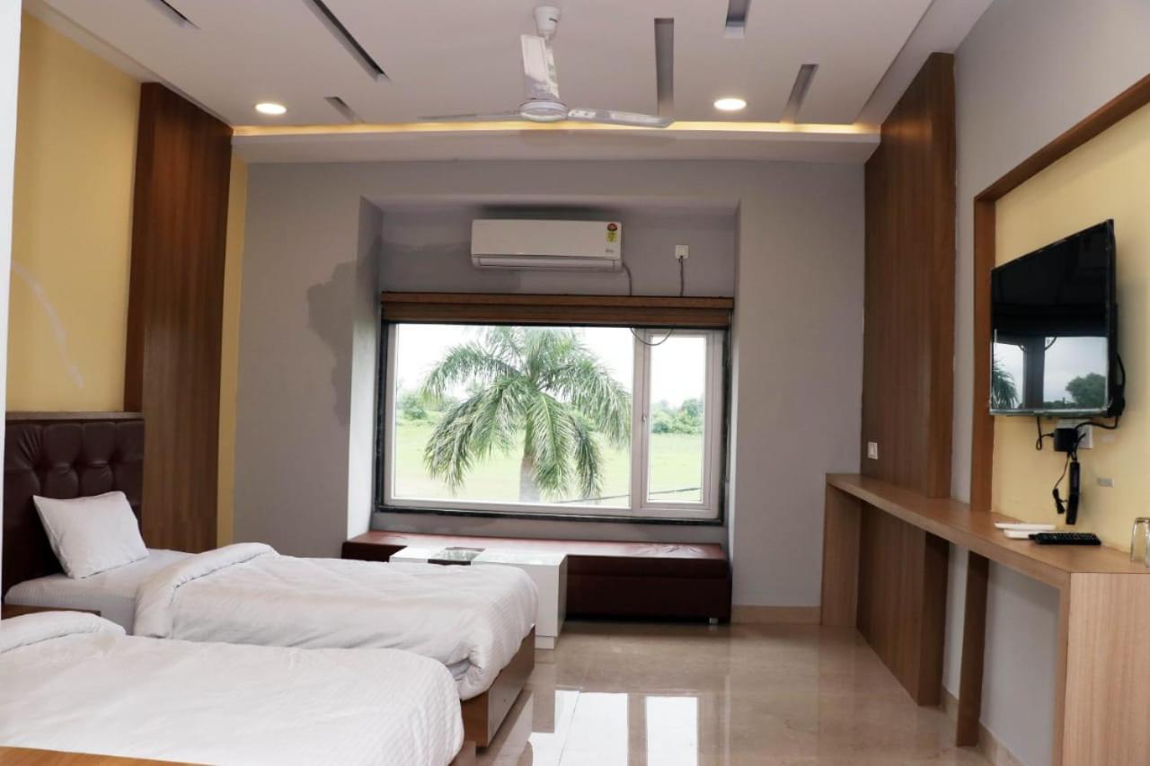 Hotel Savitri Signature Narsinghpur Luaran gambar