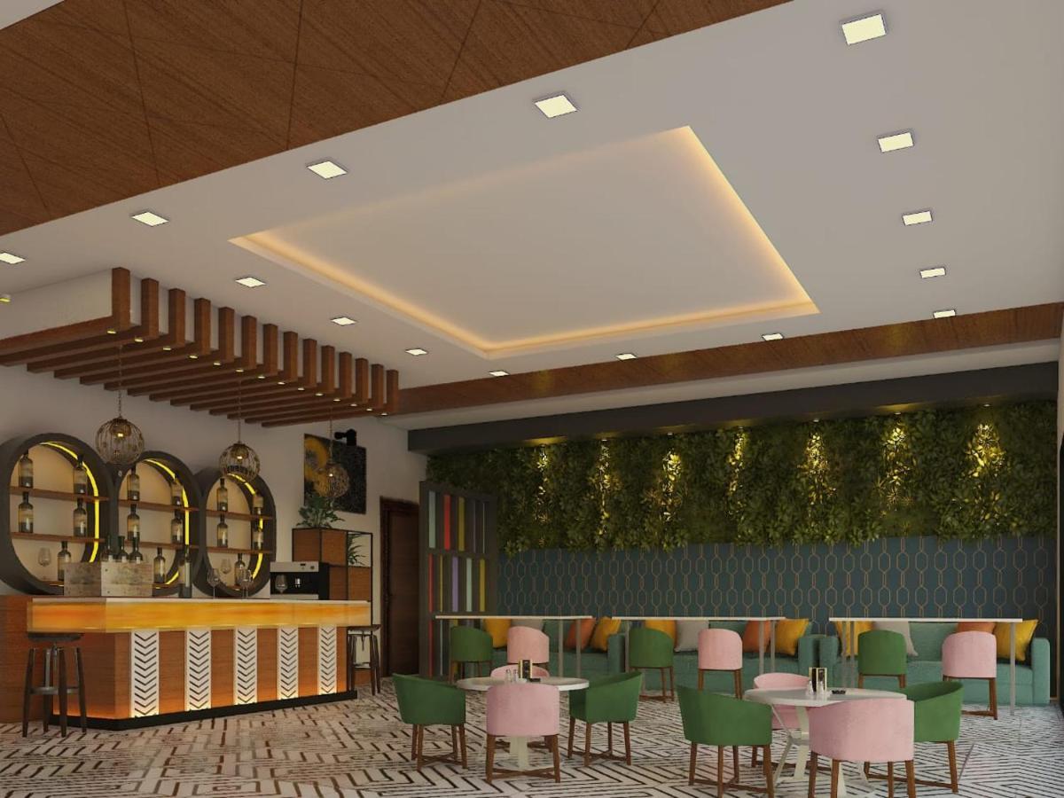 Hotel Savitri Signature Narsinghpur Luaran gambar